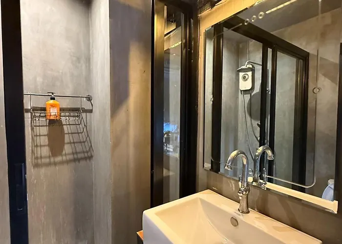 Sukhum Rajamangala-phatthanakan Hotel