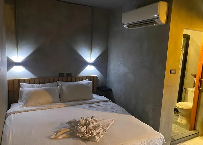 Sukhum Rajamangala-phatthanakan Hotel