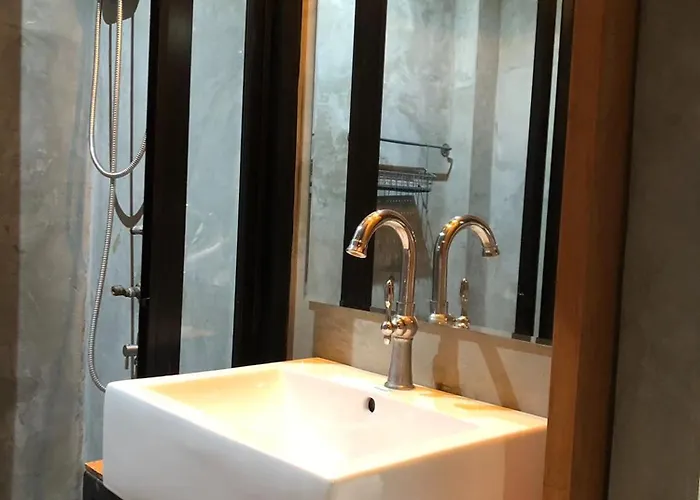 Hotel Sukhum Rajamangala-phatthanakan